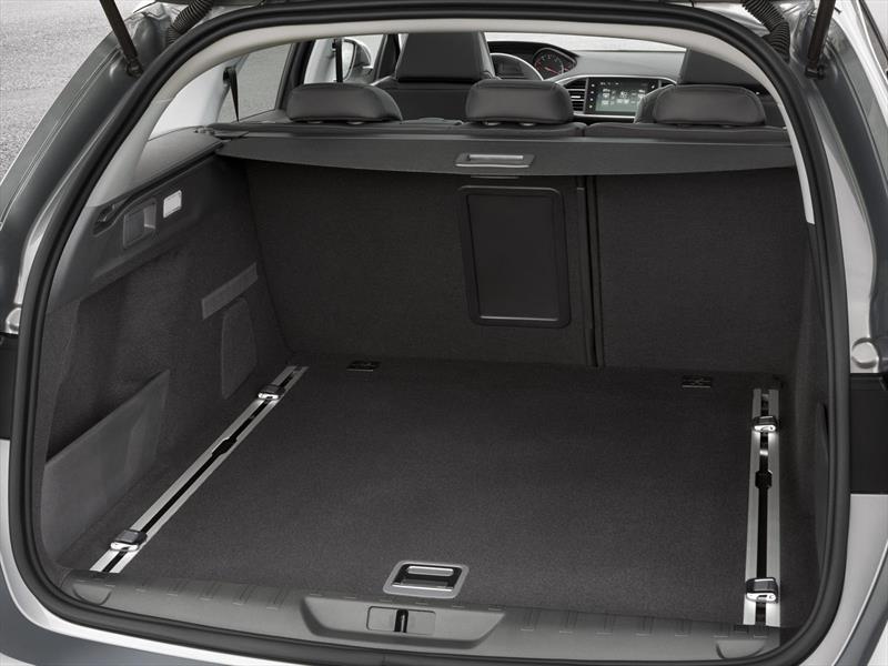 Peugeot 308 SW, la familia crece en Ginebra