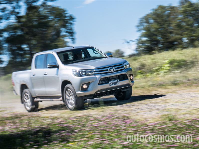 Nueva Toyota Hilux a prueba