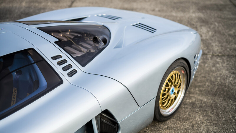 Isdera Commendatore 112i