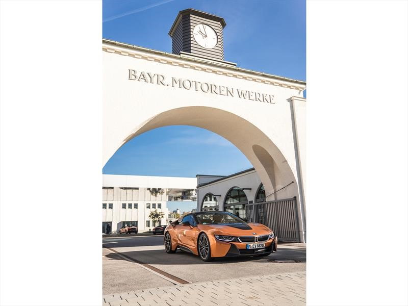 BMW i8 Roadster 2019