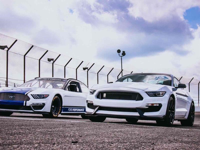 Ford Mustang NASCAR Cup