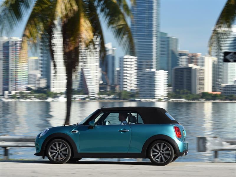MINI Cooper Convertible 2016