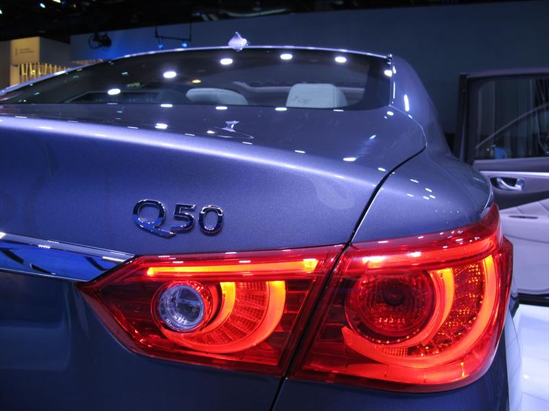 Infiniti Q50 2014 en vivo