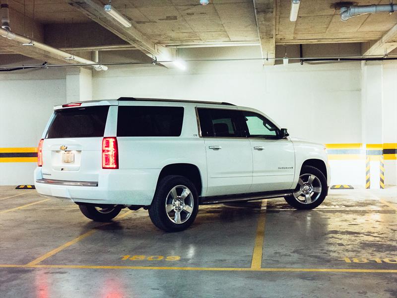 Chevrolet Suburban 2015