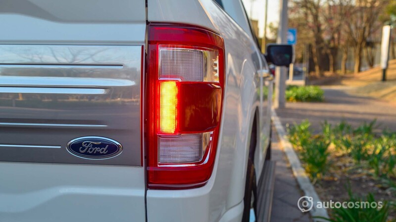 Ford Lobo Limited Híbrida 2021 a prueba