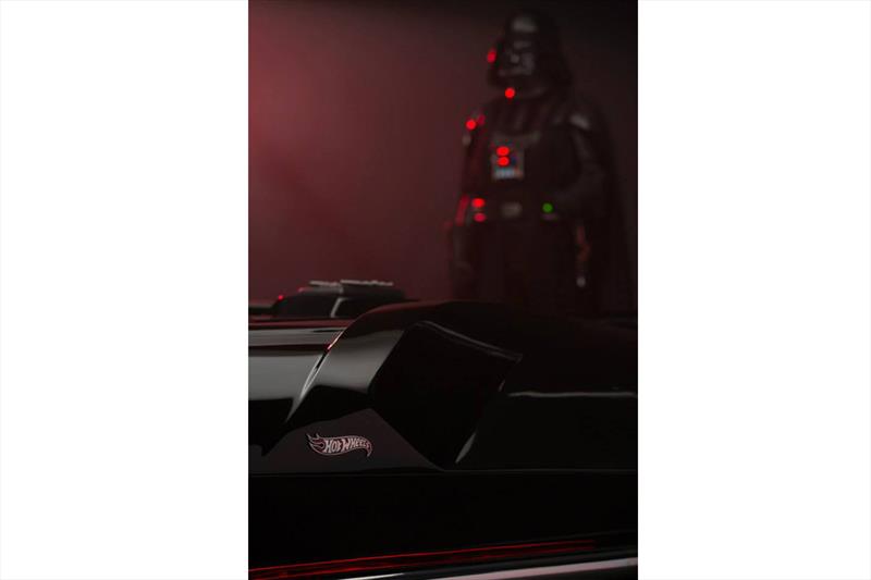 Darth Vader Car por Mattel Hot Wheels