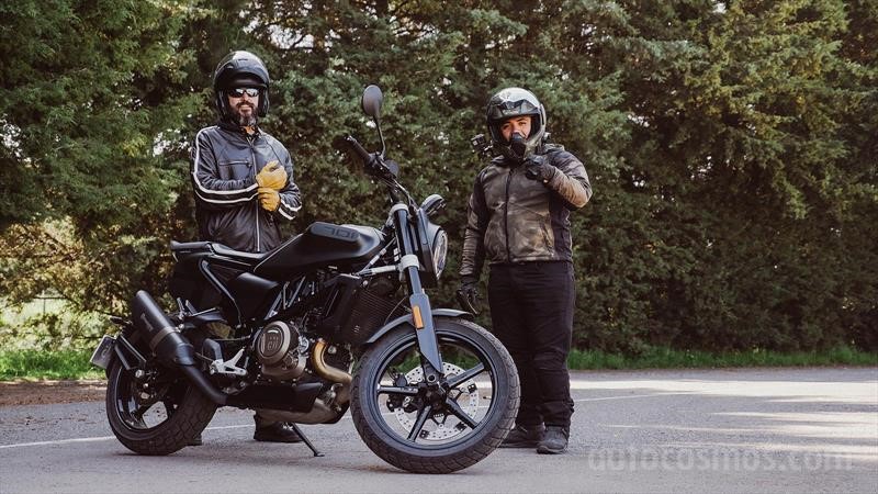 Husqvarna Svartpilen 701