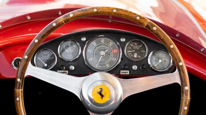 Ferrari 410 Sport Spider by Scaglietti a subasta