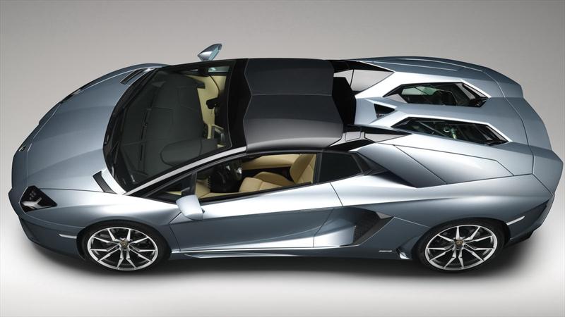 Lamborghini Aventador LP-700-4 Roadster