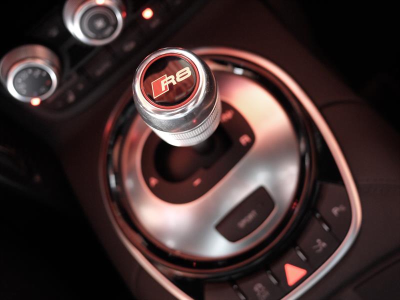 Audi R8 V10 Plus 2014