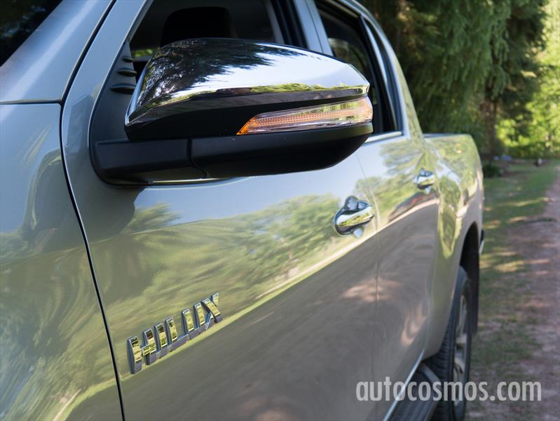 Nueva Toyota Hilux a prueba