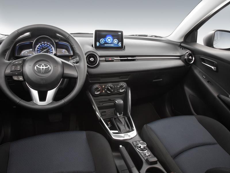 Toyota Yaris R 2016