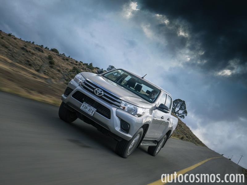 Nissan NP300 vs Toyota Hilux vs Mitsubishi L200