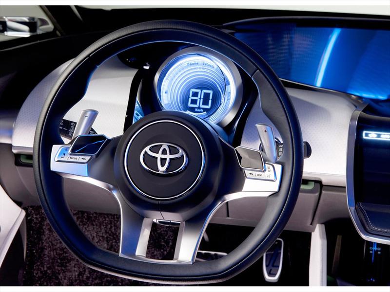 Toyota NS4 Advanced Plug-in Hybrid Concept