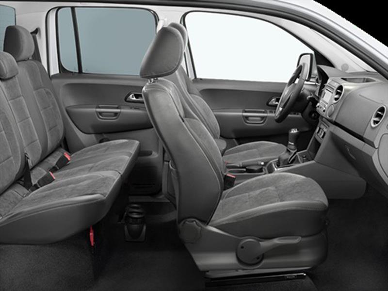 La VW Amarok recibe faros con LED y xenón