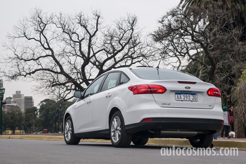 Ford Focus sedán a prueba