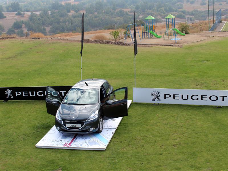 Peugeot Chile Lanzamiento gama GPS 2013
