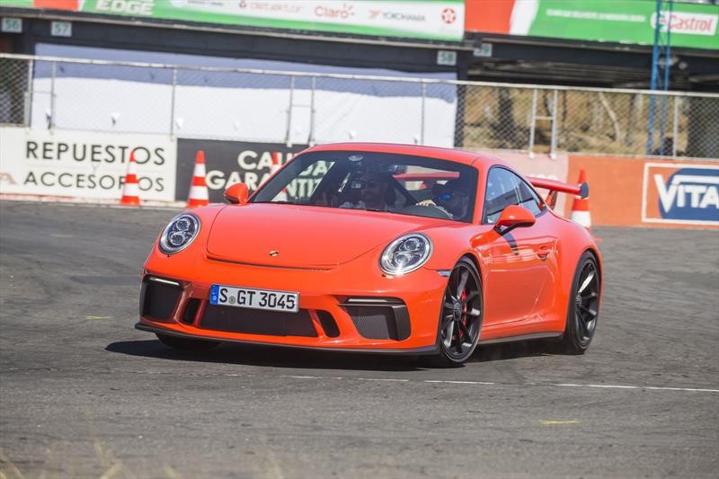 Porsche Driving Experience Guatemala 2018