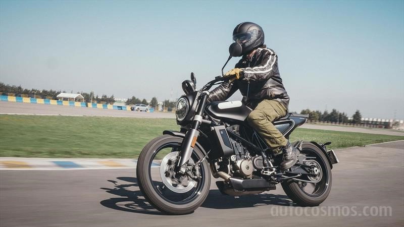 Husqvarna Svartpilen 701