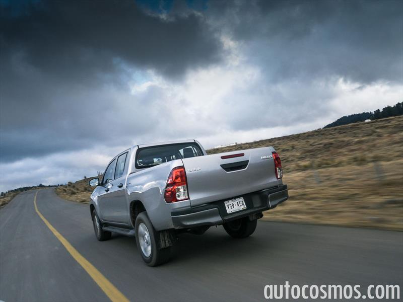 Nissan NP300 vs Toyota Hilux vs Mitsubishi L200