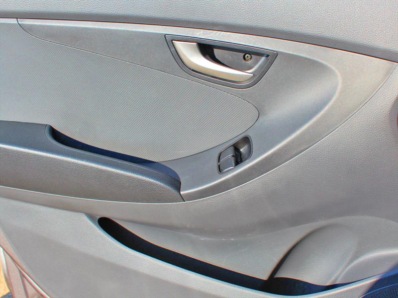 Hyundai EON 0,8L GLS Prueba de manejo