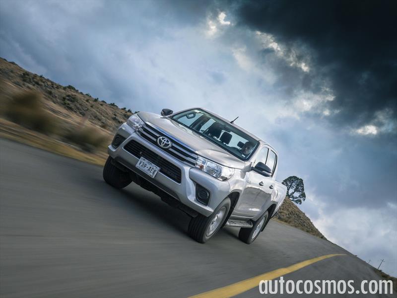 Nissan NP300 vs Toyota Hilux vs Mitsubishi L200