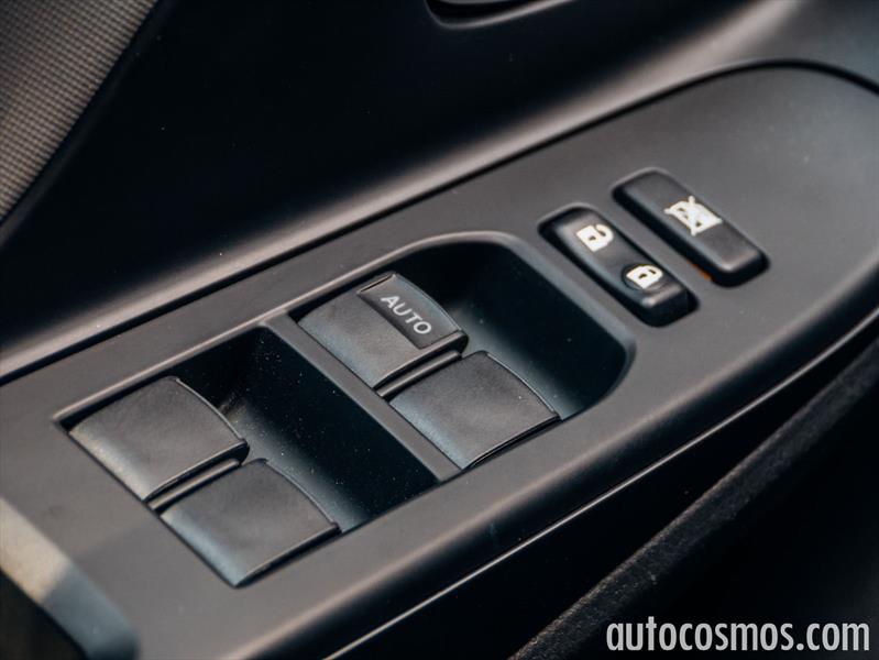 Toyota Yaris Hatchback 2015