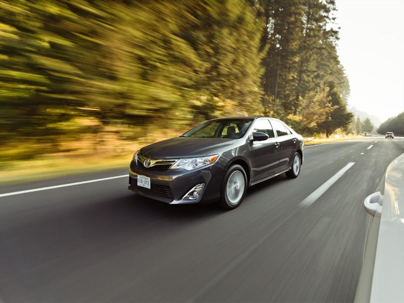 Toyota Camry XLE V6 2012