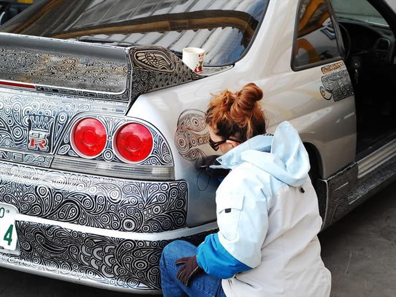Nissan GT-R R33 tatuado