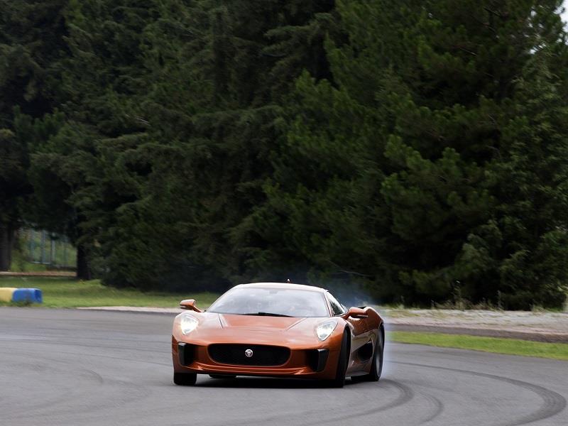 Felipe Massa y el Jaguar C-X75