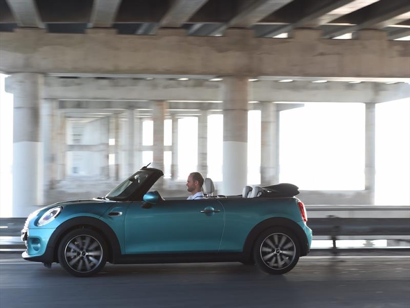 MINI Cooper Convertible 2016