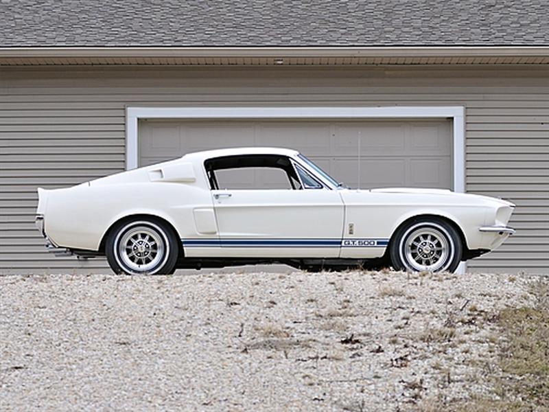Shelby GT Super Snake 1967 de USD $1.3 millones
