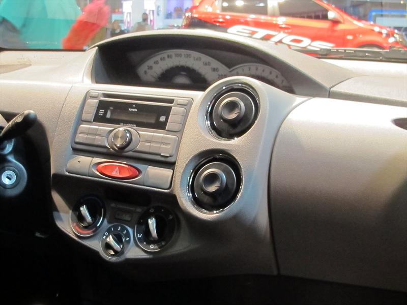 Toyota Etios en el Salón de BA 2013
