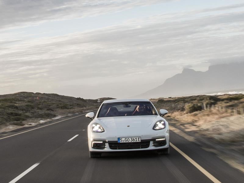 Porsche Panamera 4 E-Hybrid