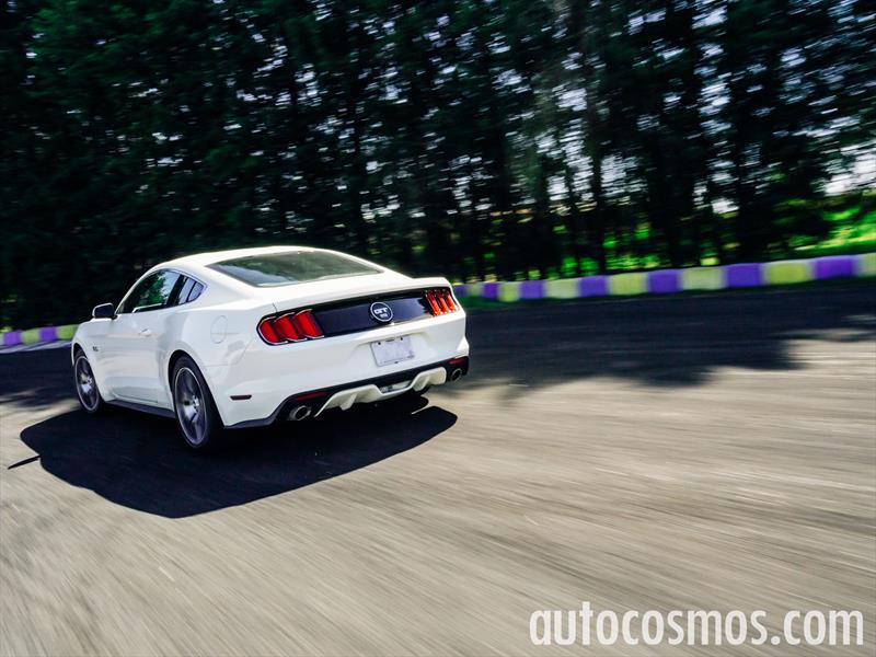 Ford Mustang 2015 50 aniversario