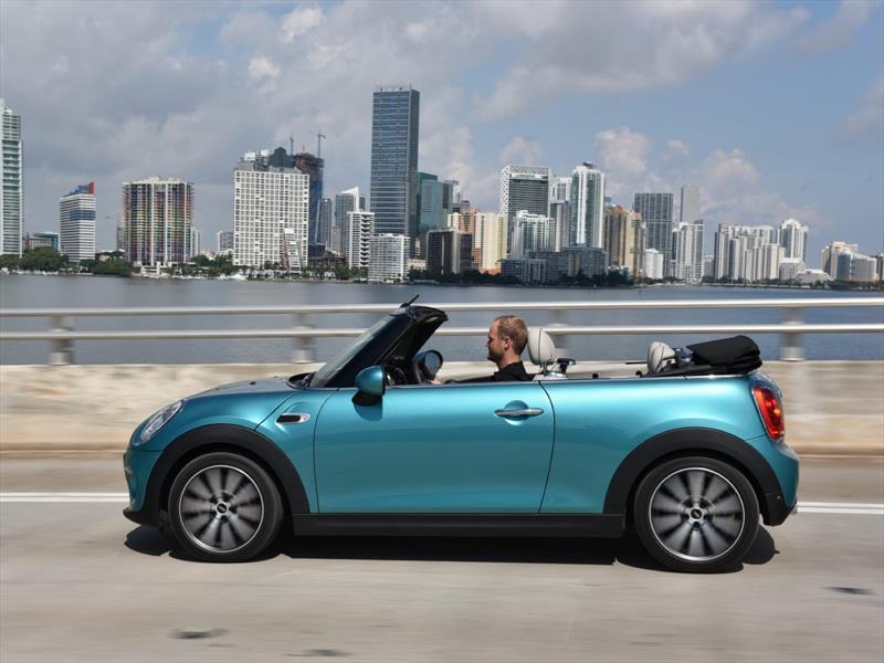 MINI Cooper Convertible 2016