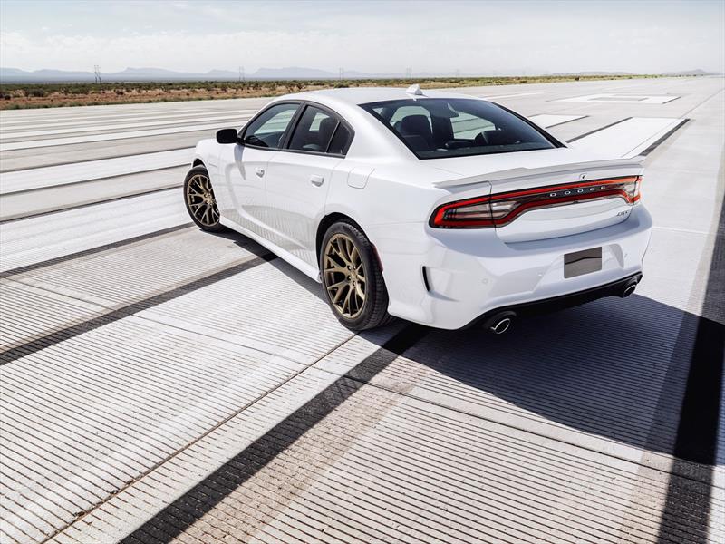 Dodge Charger SRT Hellcat 2015