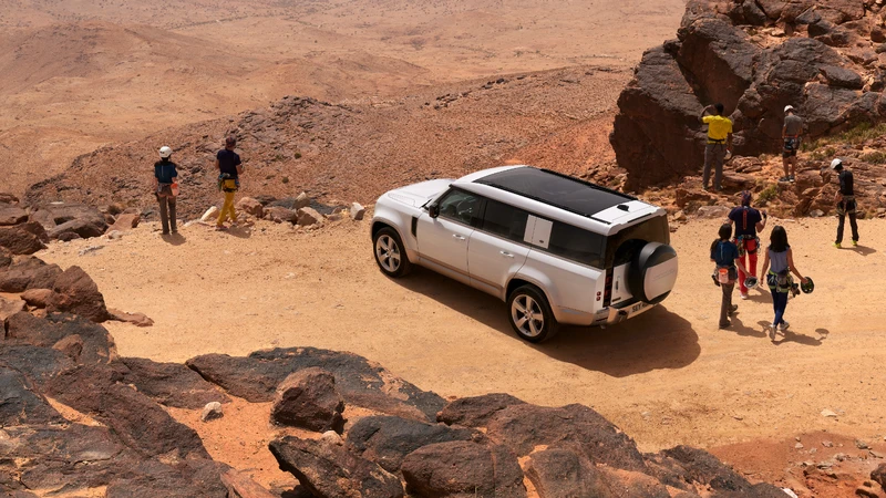Land Rover Defender 130 2023