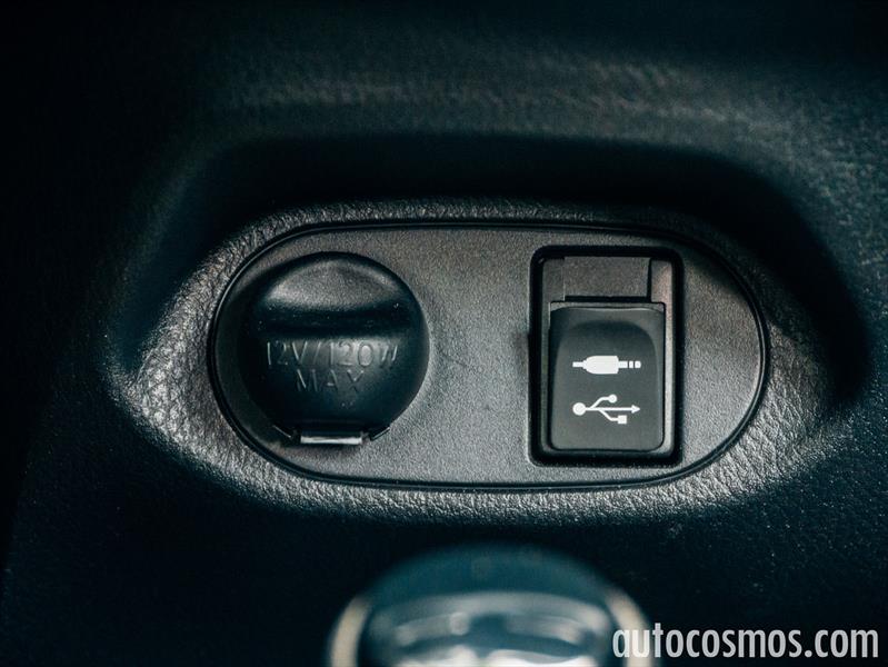 Toyota Yaris Hatchback 2015