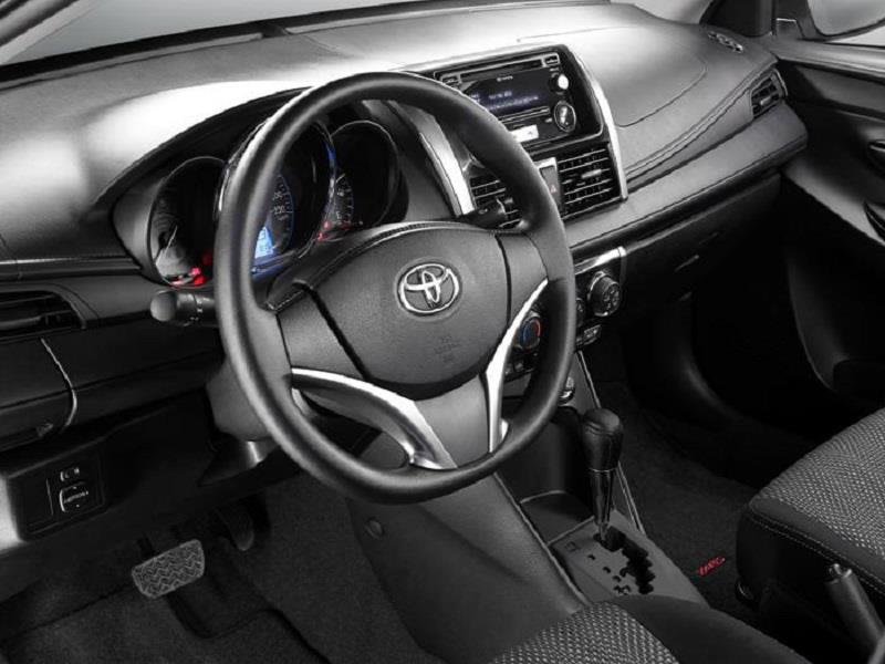 Toyota Yaris Sedán 2017