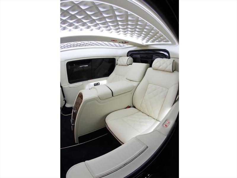 Interior de Land Rover Defender por Carisma Auto