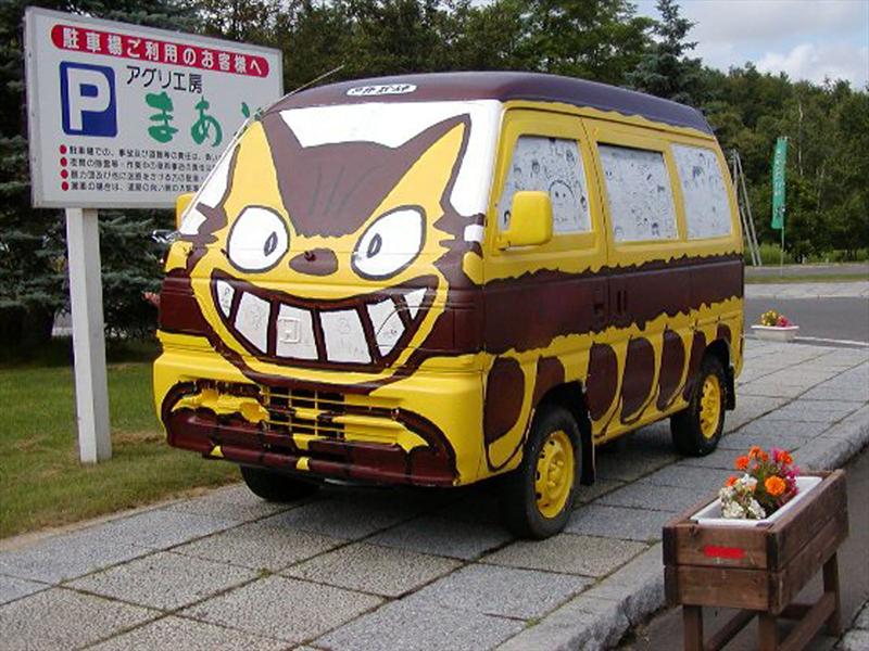 Fanatismo japonés por los catbuses de Totoro