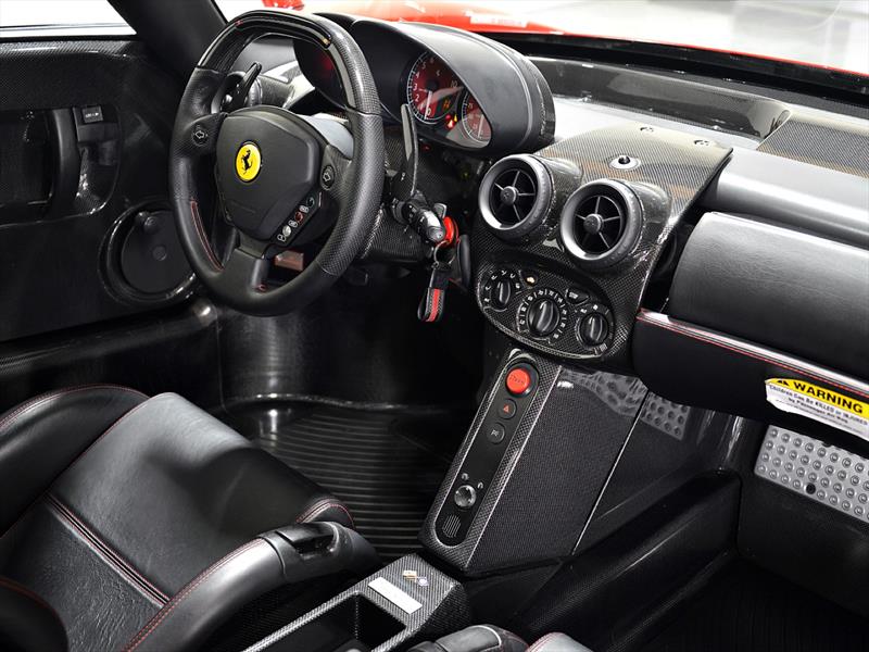 Ferrari Enzo 2003 a la venta con 354 millas