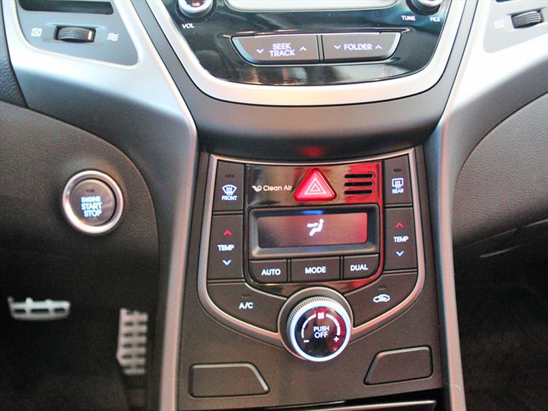 Hyundai New Elantra 2014. Lanzamiento en Chile