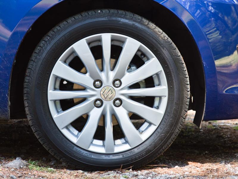 Suzuki Swift GLS Automático 2012