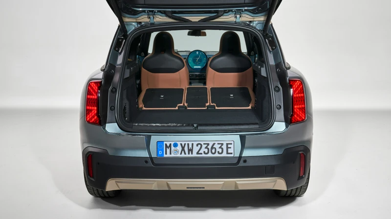 (-) EMBARGO MINI Countryman 2024