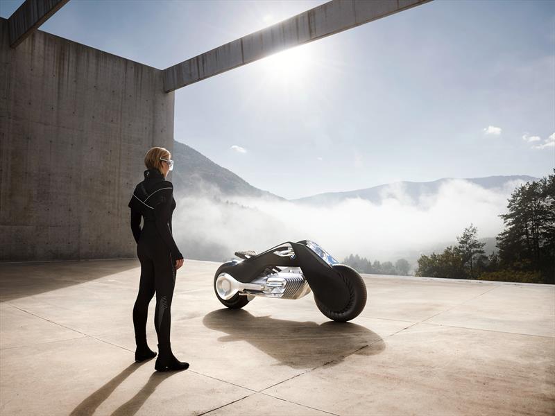 BMW Motorrad VISION NEXT 100 Concept