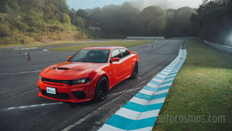 Dodge Charger SRT Hellcat Widebody a prueba