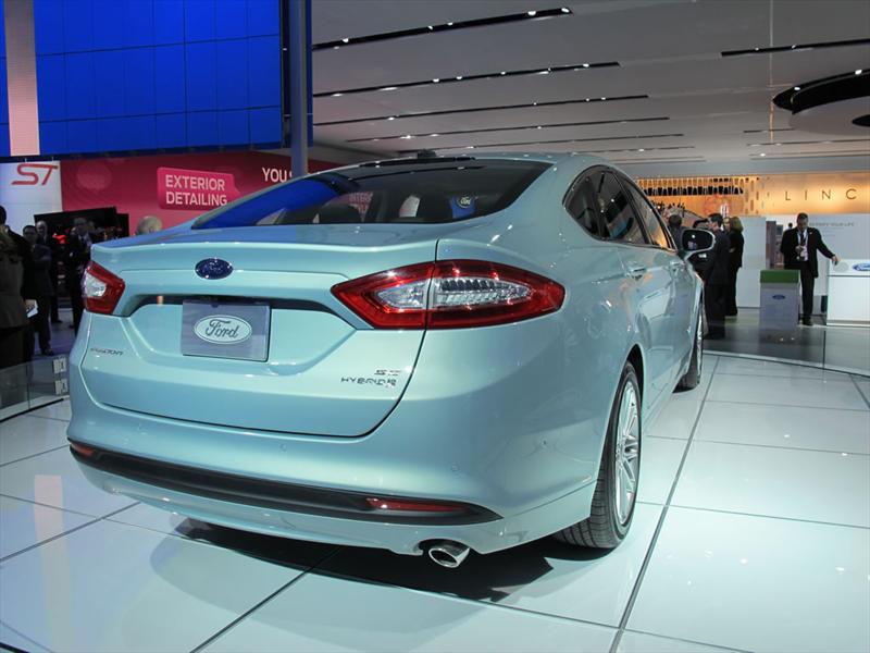 Ford Fusion Hybrid 2013