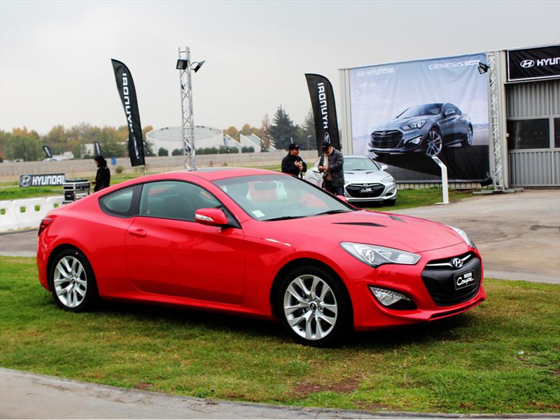 Hyundai Genesis Coupé 2012